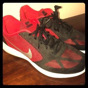 Men’s Nikes size 12